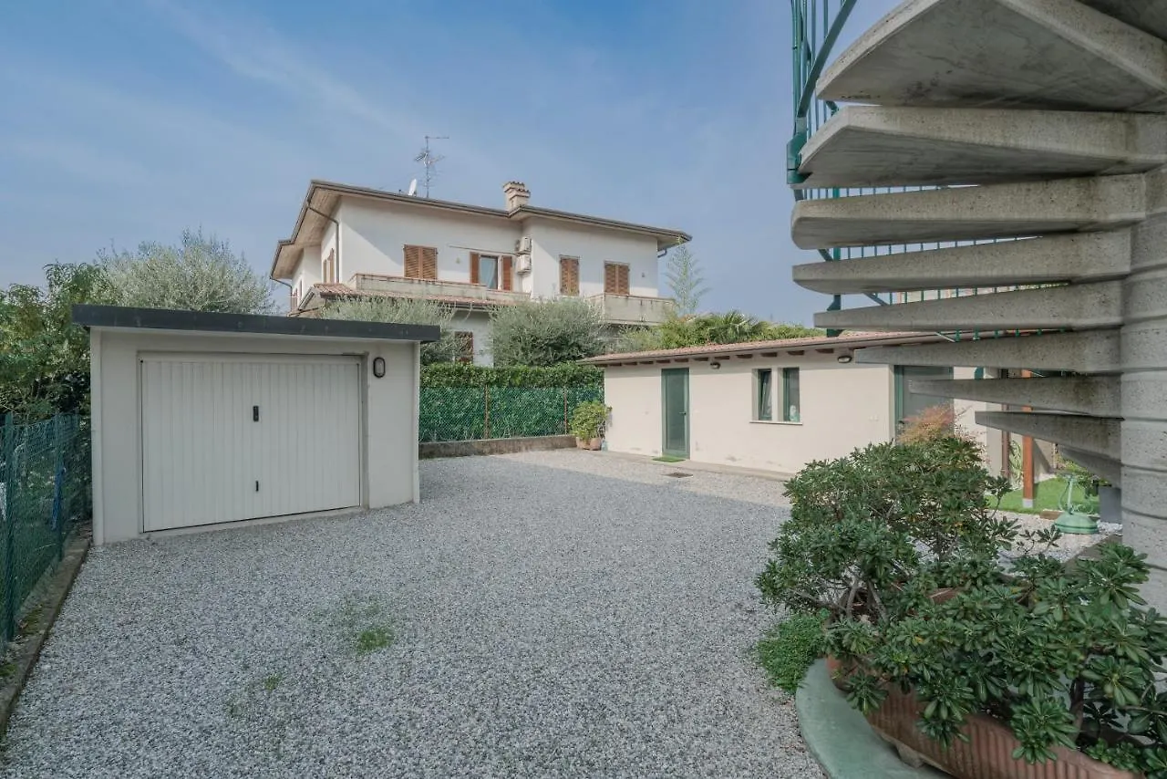 Дом отдыха Villa Natalina - A 100 Metri Dalle Terme Virgilio Сирмионе Италия