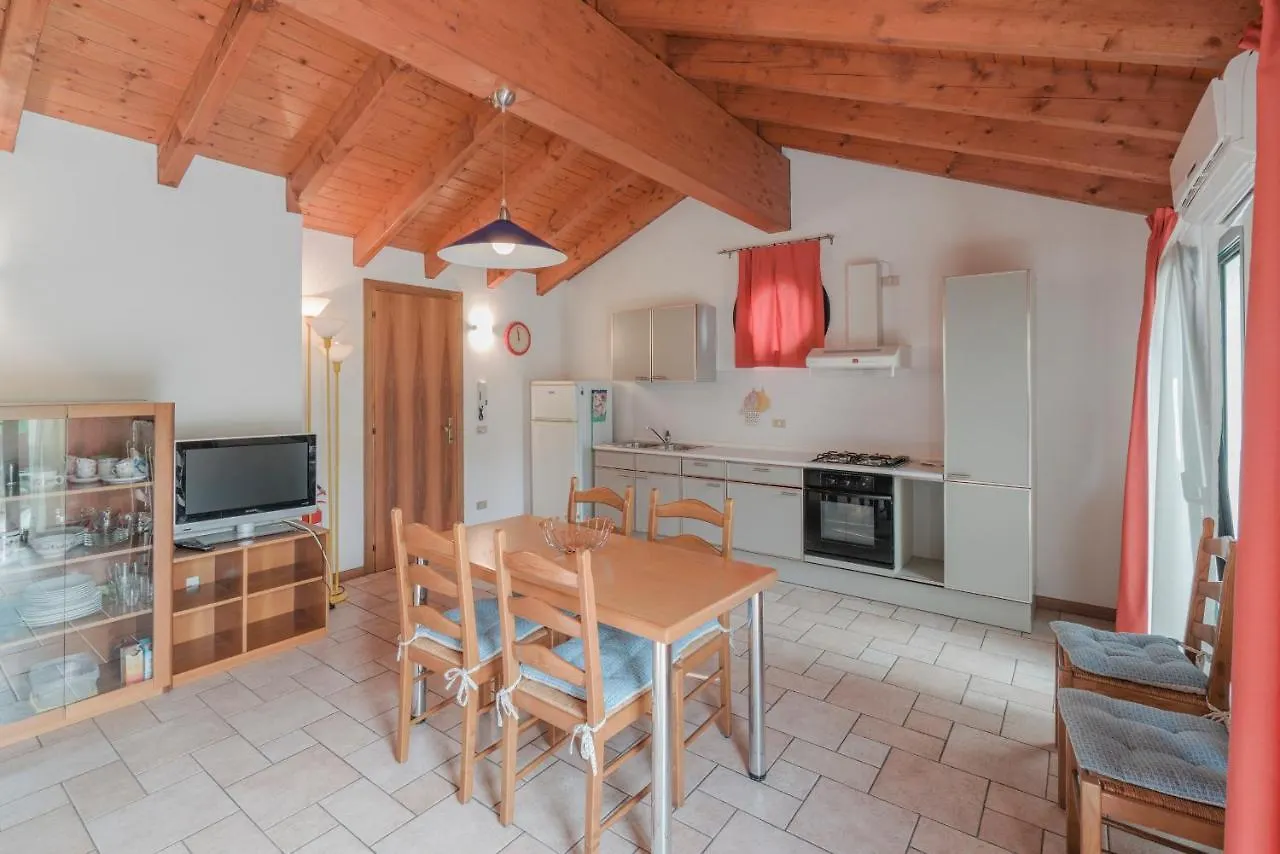 Villa Natalina - A 100 Metri Dalle Terme Virgilio Сирмионе 0*,  Италия