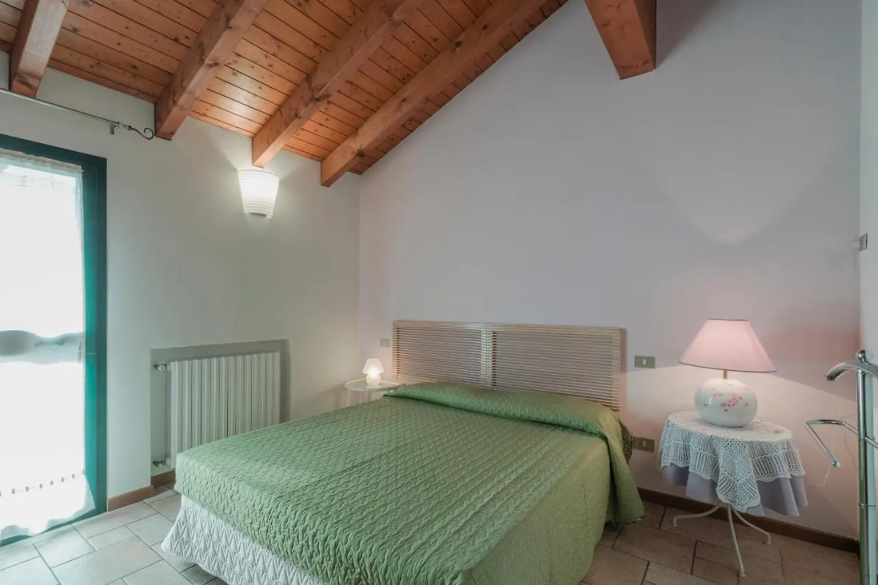 Villa Natalina - A 100 Metri Dalle Terme Virgilio Сирмионе Дом отдыха