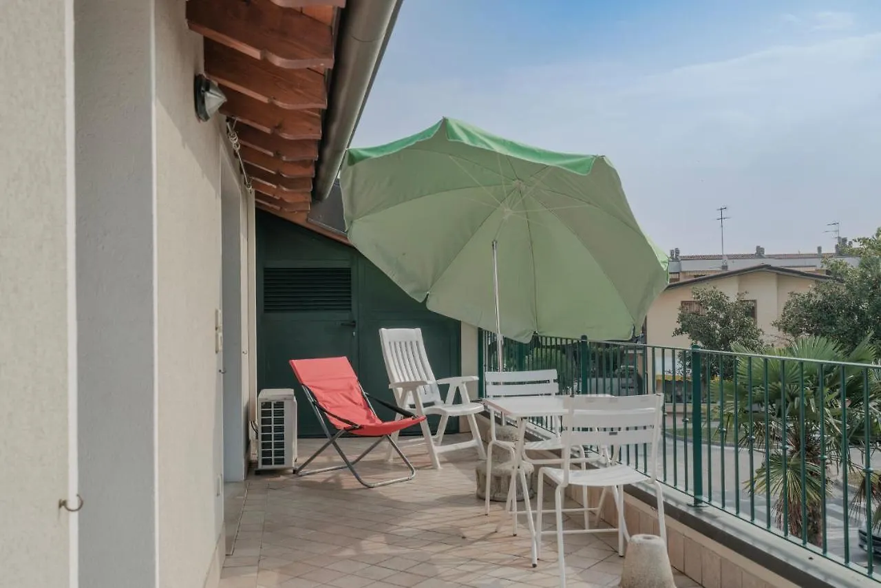 Villa Natalina - A 100 Metri Dalle Terme Virgilio Сирмионе 0*,