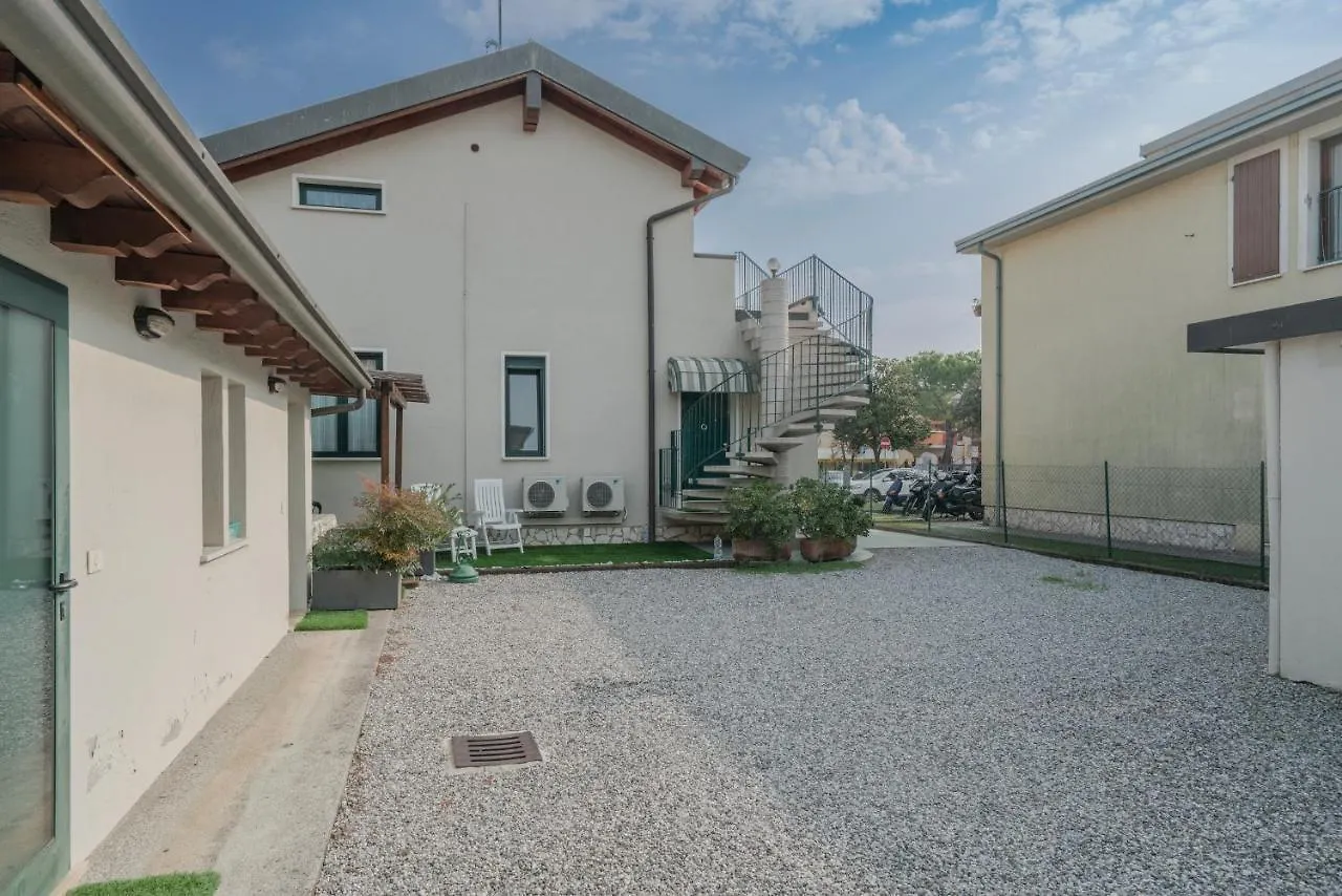 Villa Natalina - A 100 Metri Dalle Terme Virgilio Сирмионе Дом отдыха